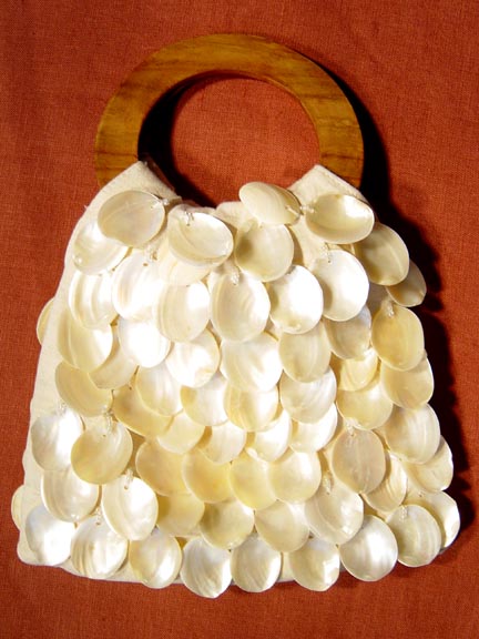 GORGEOUS SEA SHELL PURSE