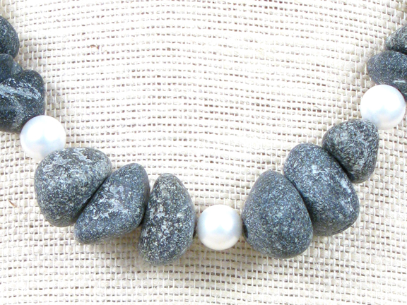 
BLACK AND WHITE AFGHANISTAN NEW JADE & WHITE SHELL PEARLS WITH STERLING SILVER CLASP