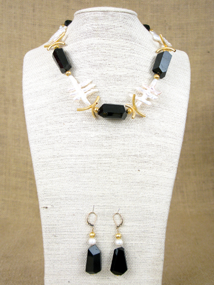 
BLACK TOURMALINE & WHITE FRESHWATER CROSS PEARLS WITH GOLD VERMEIL BALLS, NOODLES CLASP