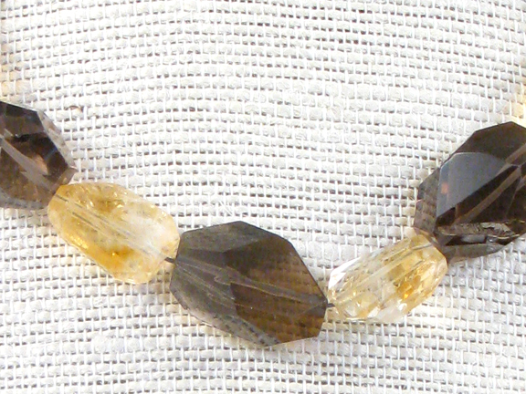
GOLDEN FACETED CITRINE & SMOKEY FACETED QUARTZ WITH GOLD VERMEIL CLASP