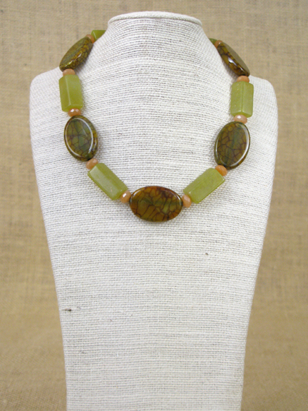 GREEN FIRE AGATE & GREEN JADE & FACETED CARNELIAN WITH GOLD VERMIEL CLASP