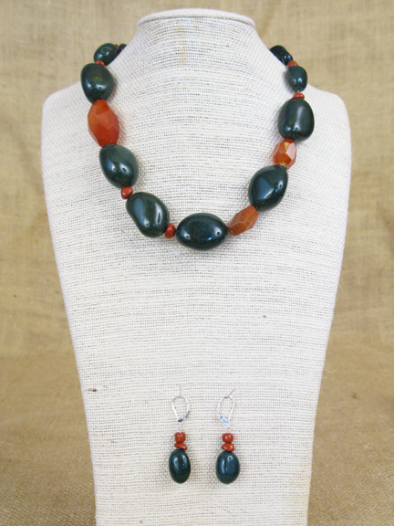 
GREEN BLOODSTONE & RED JASPER & RED CHALCEDONY WITH STERLING SILVER CLASP