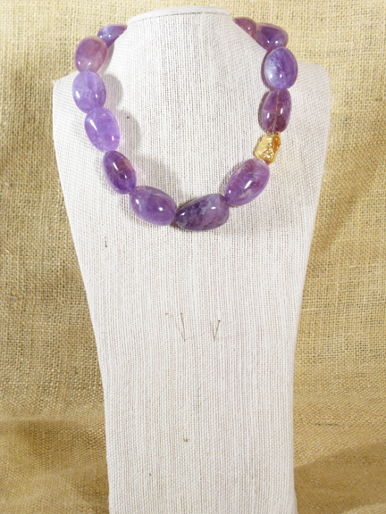 
PURPLE AMETHYST WITH GOLD PLATED NUGGET AND CLASP