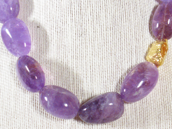 
PURPLE AMETHYST WITH GOLD PLATED NUGGET AND CLASP