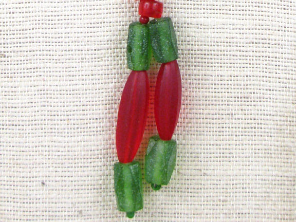 
RED AFRICAN & GREEN AFRICAN GLASS BEADS WITH DANGLE