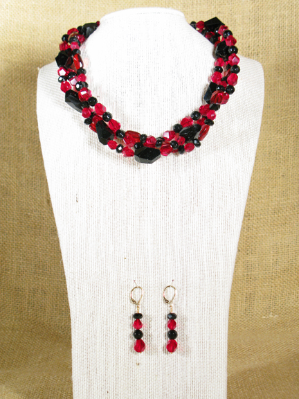 
RED GLASS AND BLACK TOURMALINE WITH GOLD PLATED CLASP