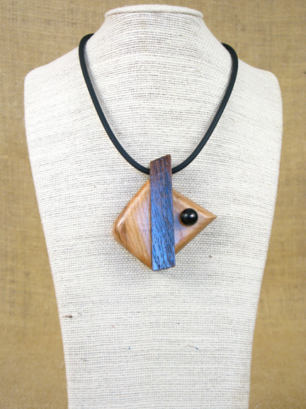 
MAPLE & MAHOGANY WOOD AND ONYX WITH RUBBER COLLAR