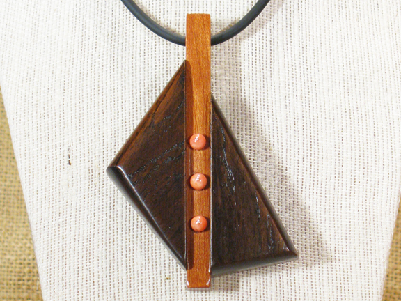 
PEACHY CORAL ON CHERRY AND WALNUT WITH RUBBER COLLAR