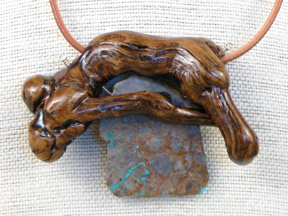 
BURLED ROOT AND NEVADA TURQUOISE WITH RUBBER COLLAR