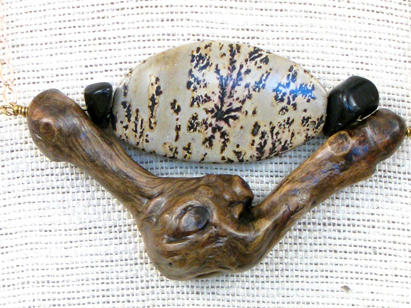 
BURLED ROOT WITH FERN PATTERNED PICTURE JASPER AND ONYX