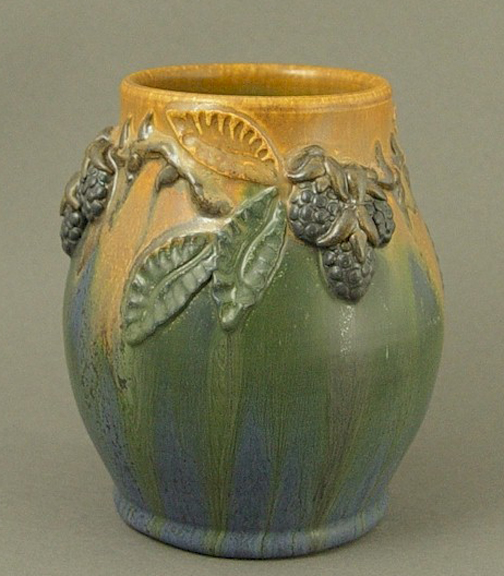 HEIRLOOM BLACKBERRY VASE SHORT