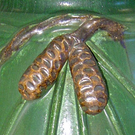 PINECONE POTTERY VASE DETAIL