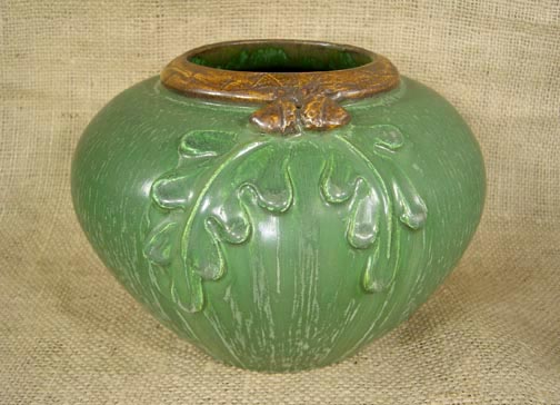 EPHRAIM POTTERY OAK LEAVES AND ACORN POTTERY SHORT VASE