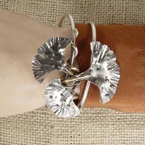 GINKGO BRACELET DETAIL